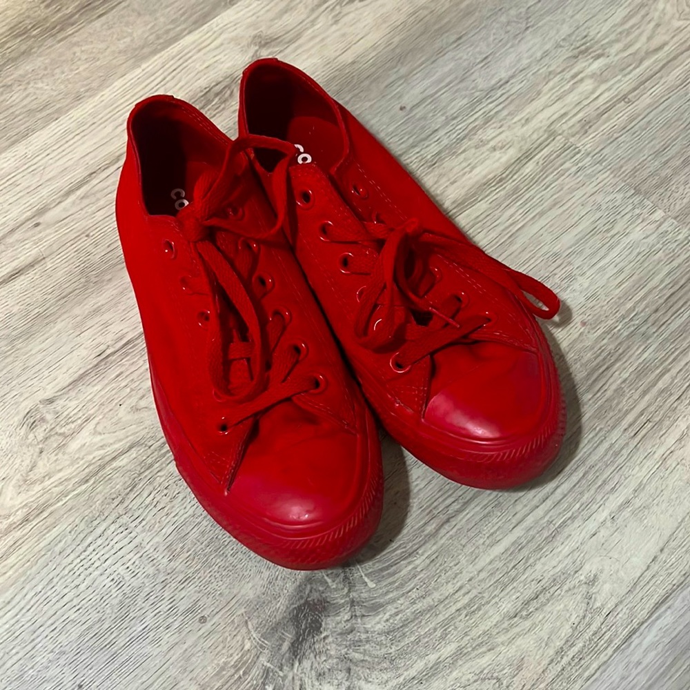 Red converse low tops